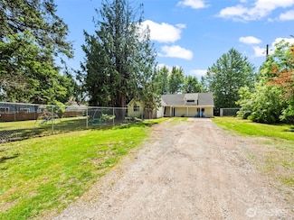 1720 80th St E, Tacoma, WA 98404