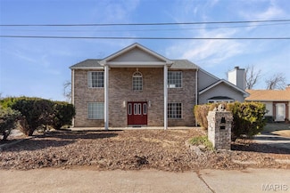 32 Hilltop Place, East Saint Louis, IL 62203