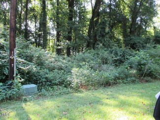 405 Meadow Dr, Fuquay-Varina, NC 27526