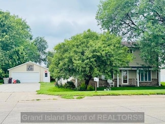 520 17th Ave, Central City, NE 68826