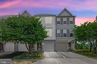 15661 John Diskin Cir, Woodbridge, VA 22191