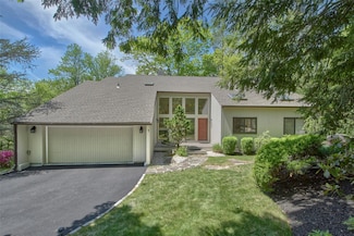 7 High Point Cir, Chappaqua, NY 10514