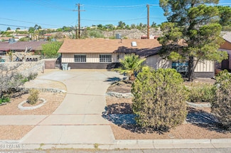 6672 Fiesta Dr, El Paso, TX 79912