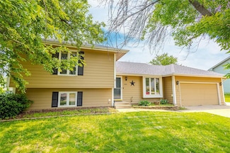 109 NW Maplewood Dr, Grimes, IA 50111