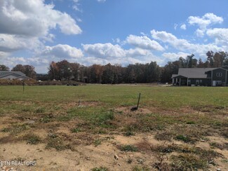 31 Juniper Ln, Crossville, TN 38555