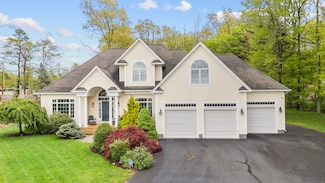 367 Bella Vista Ln, Manchester, CT 06040