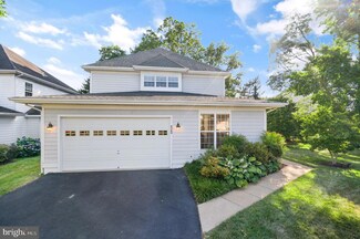 8560 Bauer Cir, Springfield, VA 22152