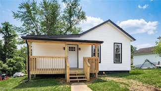 1332 Playford Ave, Zanesville, OH 43701