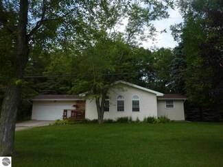 10750 S Grant Ave, Clare, MI 48617