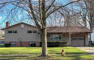 1677 Arthur Dr NW, Warren, OH 44485