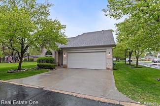 45089 Klingkammer St Unit 10, Utica, MI 48317
