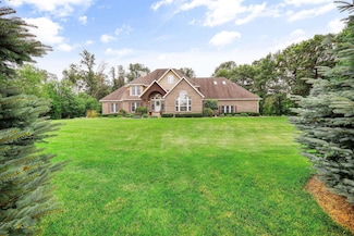 N7786 Legend Lake Cir, New Lisbon, WI 53950