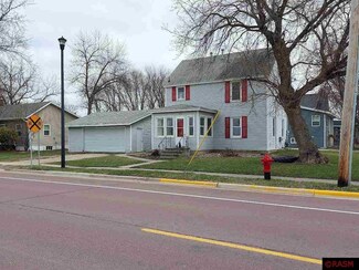 523 5th St SE, Waseca, MN 56093