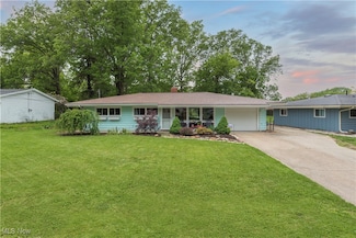 1094 Sanford St, Vermilion, OH 44089