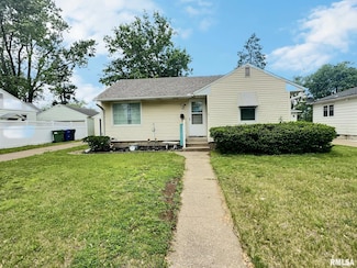1324 Grandview Dr, Clinton, IA 52732
