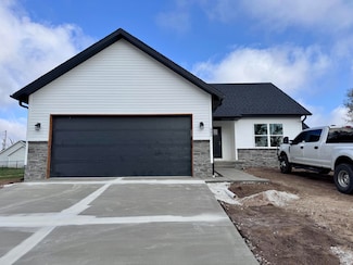 345 Division St, Sparta, MO 65753