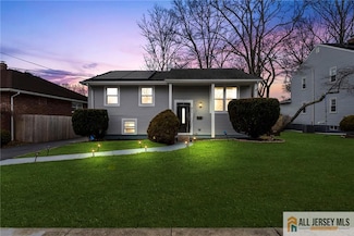 811 Coolidge Ave, Woodbridge, NJ 07095