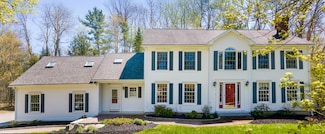 196 Eaton Ridge Dr, Holden, ME 04429