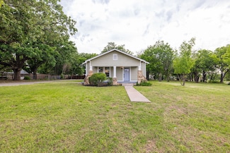 711 Fannin St, Nocona, TX 76255