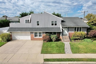 2 Biarritz St, Lido Beach, NY 11561
