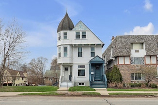 2505 N Oakland Ave, Glendale, WI 53211