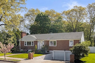156 Woodcliff Rd, Newton Highlands, MA 02461