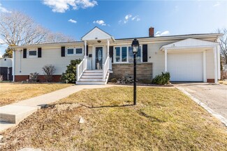 180 Stony Acre Dr, Cranston, RI 02920