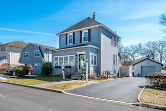 54 Forrest St, Metuchen, NJ 08840