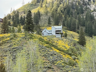 9505 Plateau Rd, Cashmere, WA 98815
