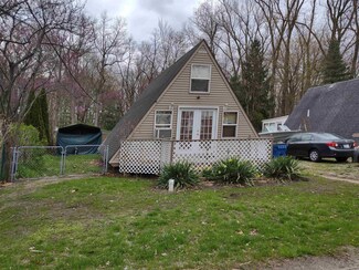5206 S State Road 10, Knox, IN 46534