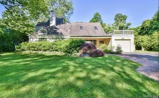 12 Chadwick Rd, Great Neck, NY 11023