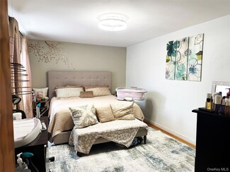 530 Dubois Ave Unit B3, Valley Stream, NY 11581