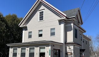 30 Pleasant St, Houlton, ME 04730