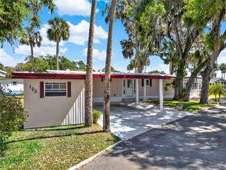 105 Canal View Dr, Eustis, FL 32726