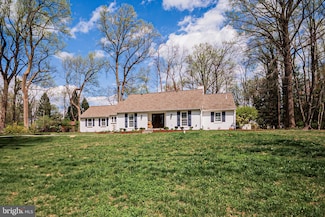 312 Center Hill Rd, Wilmington, DE 19807