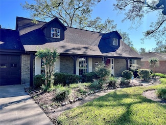 125 Irwin Rd, West Columbia, TX 77486