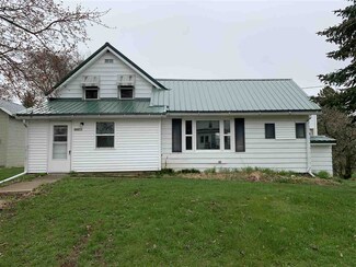 N4048 Metcalf St, Doylestown, WI 53928