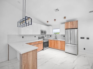 1230 NE 1st Ave, Fort Lauderdale, FL 33304