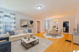 2313 S 11th St, Lincoln, NE 68502