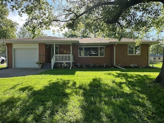 412 N Harris St, Wilber, NE 68465