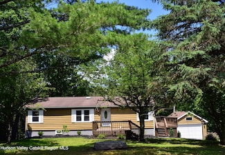 1098 Hervey Sunside Rd, Cornwallville, NY 12418