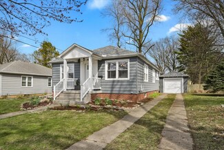 908 S New St, Champaign, IL 61820