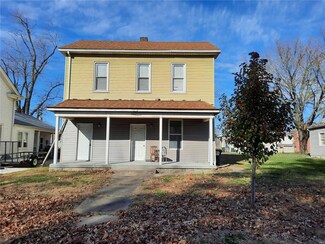 1031 Franklin St, Carlyle, IL 62231