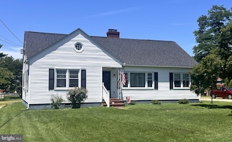 76 Glenn St, Montross, VA 22520