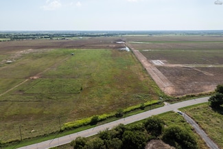 1125 S Bell Rd, Iowa Park, TX 76366