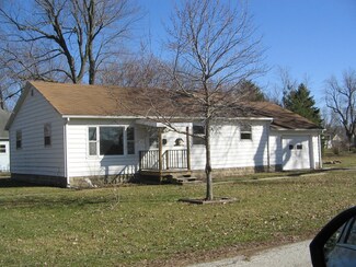 451 N Vermillion St, Paxton, IL 60957