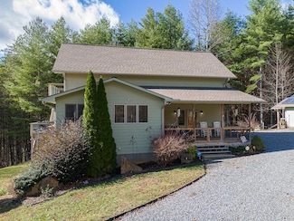 2257 Trout Cove Rd, Brasstown, NC 28902