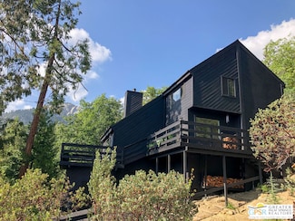25150 Cougar Rd, Idyllwild-Pine Cove, CA 92549