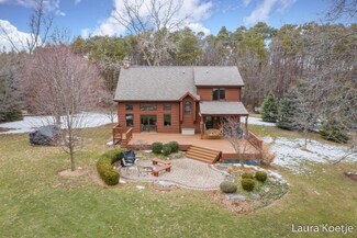 8214 Fillmore St, Zeeland, MI 49464