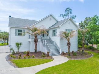 119 Fairway Dr, Pass Christian, MS 39571